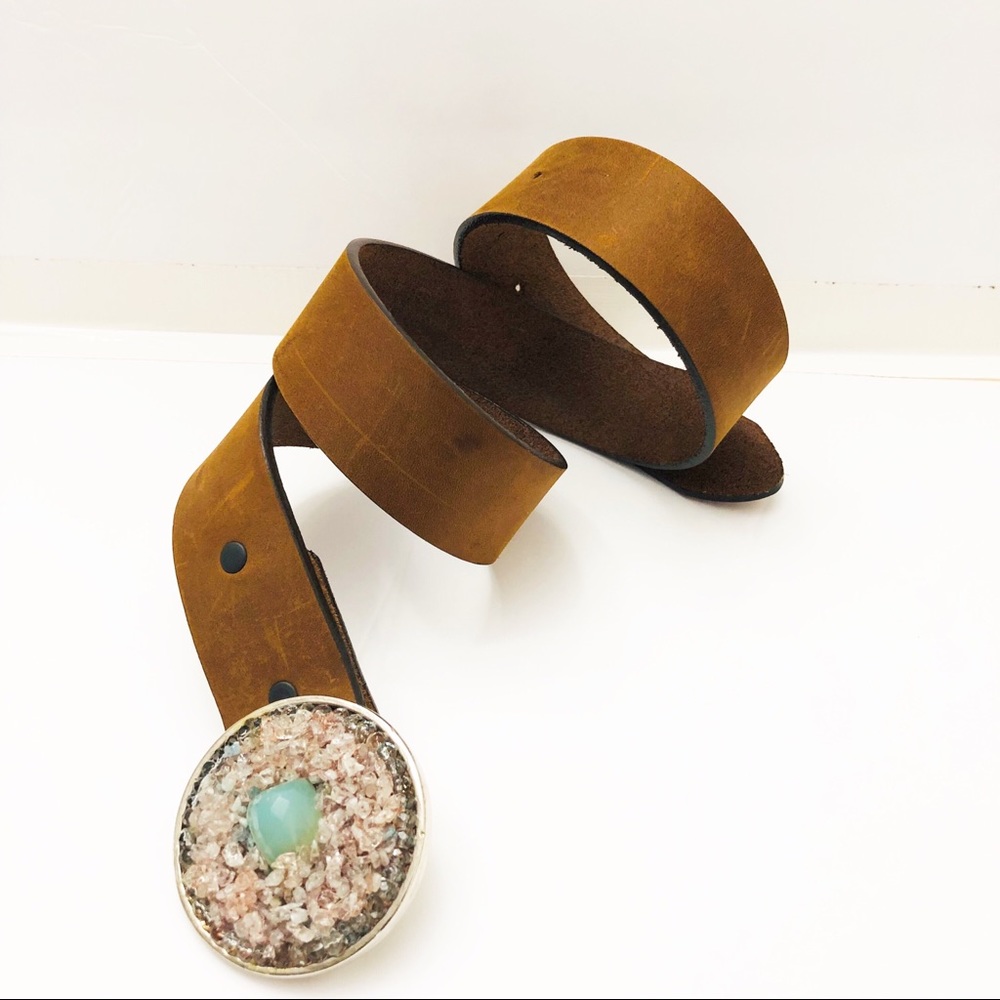 Justin Medallion Crystal Brown Cowhide Belt Sz 30 - Picture 1 of 8